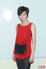 组图：钱嘉乐汤盈盈秀恩爱 人妻梁靖琪同场亮相