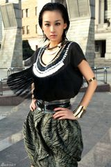 组图：穆婷婷休闲写真享受惬意阳光