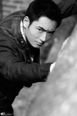 组图：李东学最新写真曝光 冷静热情之间展魅力