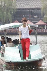 组图：新小虎队候选成员北上环保 不慎落水有惊无险