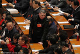 冯小刚张国立两会谈笑风生 宋丹丹独自现身(图)