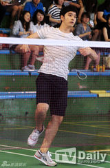 组图：《艺体能》现场 昌珉李钟秀玩命练习