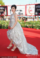 组图：《赛德克-巴莱》首映 徐若瑄露背礼服性感