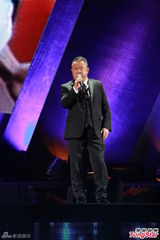 组图：曾志伟薛家燕扮肥姐 郑欣宜隔空寄思念