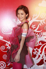 组图：阿Sa(蔡卓妍)助阵音乐会望与男友白头到老