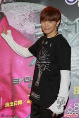 组图：黄鸿升劲歌热舞开唱 生日愿望找到女友