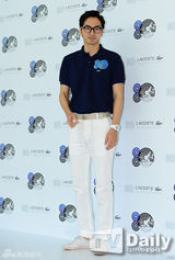 组图：韩星权相佑金敏贞等为时尚品牌站台