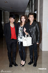 高清：陈国邦迎娶罗敏庄现场洒泪 众无线艺人道贺