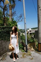 组图：逢泽丽奈夏日写真比基尼秀身材