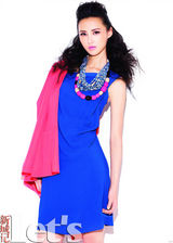 组图：张歆艺登时尚杂志封面 硬朗诠释职场OL范