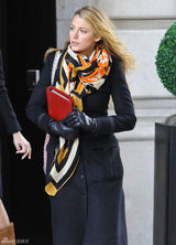 高清组图：布莱克-莱弗利现身《绯闻女孩》片场