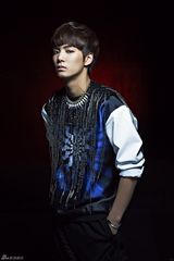 组图：NU'EST-M发写真 时尚帅气展潮范儿