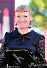 组图：《呼啸山庄》威尼斯首映 影片主创齐聚