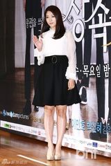 组图：李敏镐红装宣传《继承者》 主创华丽齐聚