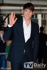 组图：韩惠珍嫁小8岁球员寄诚庸 朴泰桓等道贺