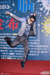 组图：郭富城戴墨镜宣传巡演 邀发哥合作寒战2