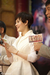 组图：孙俪台湾宣传《甄嬛》粉丝全程跟随