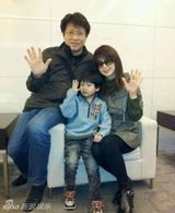 组图：孟庭苇全家私照曝光 正太儿子可爱耍宝