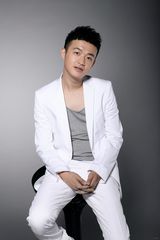 组图：包贝尔雅痞装写真  跳离《宫2》玩转时尚