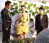 组图：孟茜“低碳”礼服出席盛典 倡导绿色生活