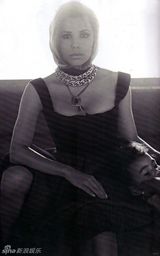 高清图：伊娃-朗格利亚性感杂志写真 主妇风情依然