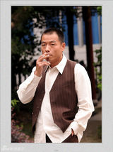 组图：《紫檀王》曝造型照 王挺展现利落一面