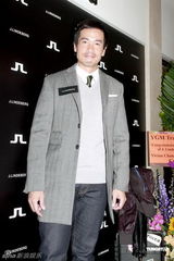 组图：陈豪要与黎耀祥争视帝 赞廖碧儿穿衣得体