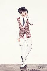 高清：韩团Mpire写真穿格纹豹纹西装张扬个性