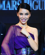 组图：胡军孔维受邀国际名品活动 