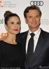 组图：《魔鬼绳结》首映 威瑟斯彭性感露乳沟