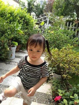 组图：赵薇爱女小四月成长记录 撒娇卖萌惹人爱