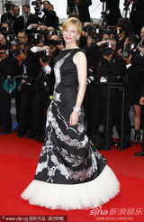 幻灯图集：凯特-布兰切特纱摆裙彰显华丽