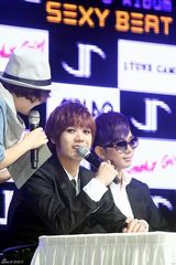 高清图：韩团MBLAQ新辑发布 透视装变性感妖男