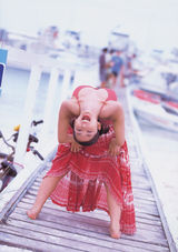 组图：巨乳女星优香豪乳蛇腰 传获邀拍全裸写真