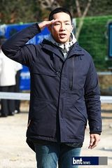 组图：Mighty Mouth生菜入伍 shorry含泪送行