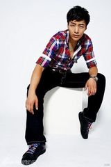 组图：杨金承跻身时尚新宠 诠释欲望都市男人帮