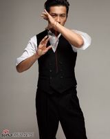 高清组图：苏有朋《芭莎男士》写真 诠释秋冬时尚潮流