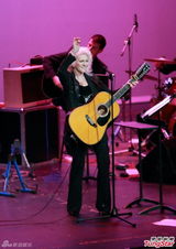 组图：民谣歌后携手苏格兰女声香港开唱