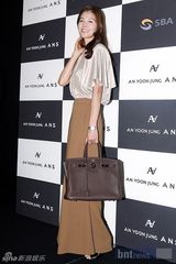 组图：玄英裴瑟琪等众星盛装出席 助阵时装秀