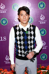 组图：郭富城出席活动 不带女友打高尔夫 