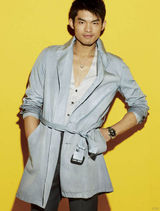 组图：林丹时尚写真秀壮硕肌肉霸气外露