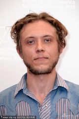 组图：威尼斯重启未来发布会 导演园子温亮相