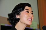 幻灯图集：余男和《朗读者》导演同写书法祝福