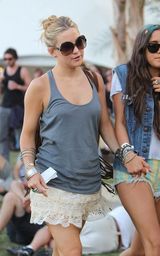 幻灯图：科切拉音乐节Jay-Z碧昂斯飙歌 希尔顿捧场