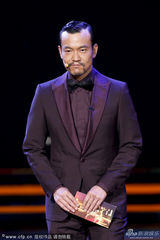 组图：廖凡表演诗朗诵 右眼充血吓坏网友