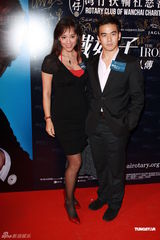 组图：《铁娘子》香港首映 何超琼温碧霞等助阵