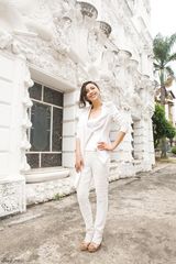 组图：黄小蕾杂志写真曝光 白领丽人秀知性美