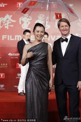 组图：上海电影节闭幕红毯评审团压轴亮相