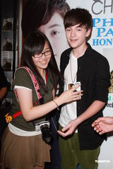 组图：GaGa小师弟抵港 自称已与歌迷们结婚