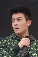 高清组图：陈冠希发新碟 不求销量只望被倾听心声